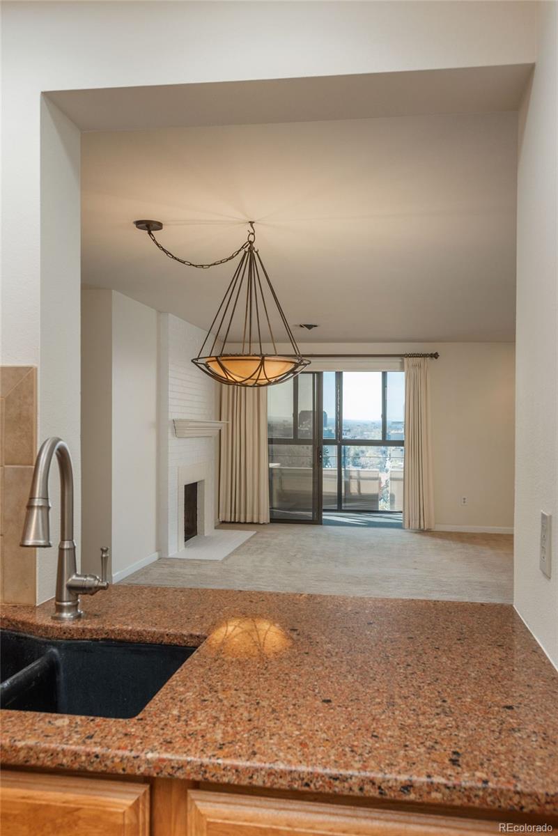 800 N Pearl Street Unit: 702