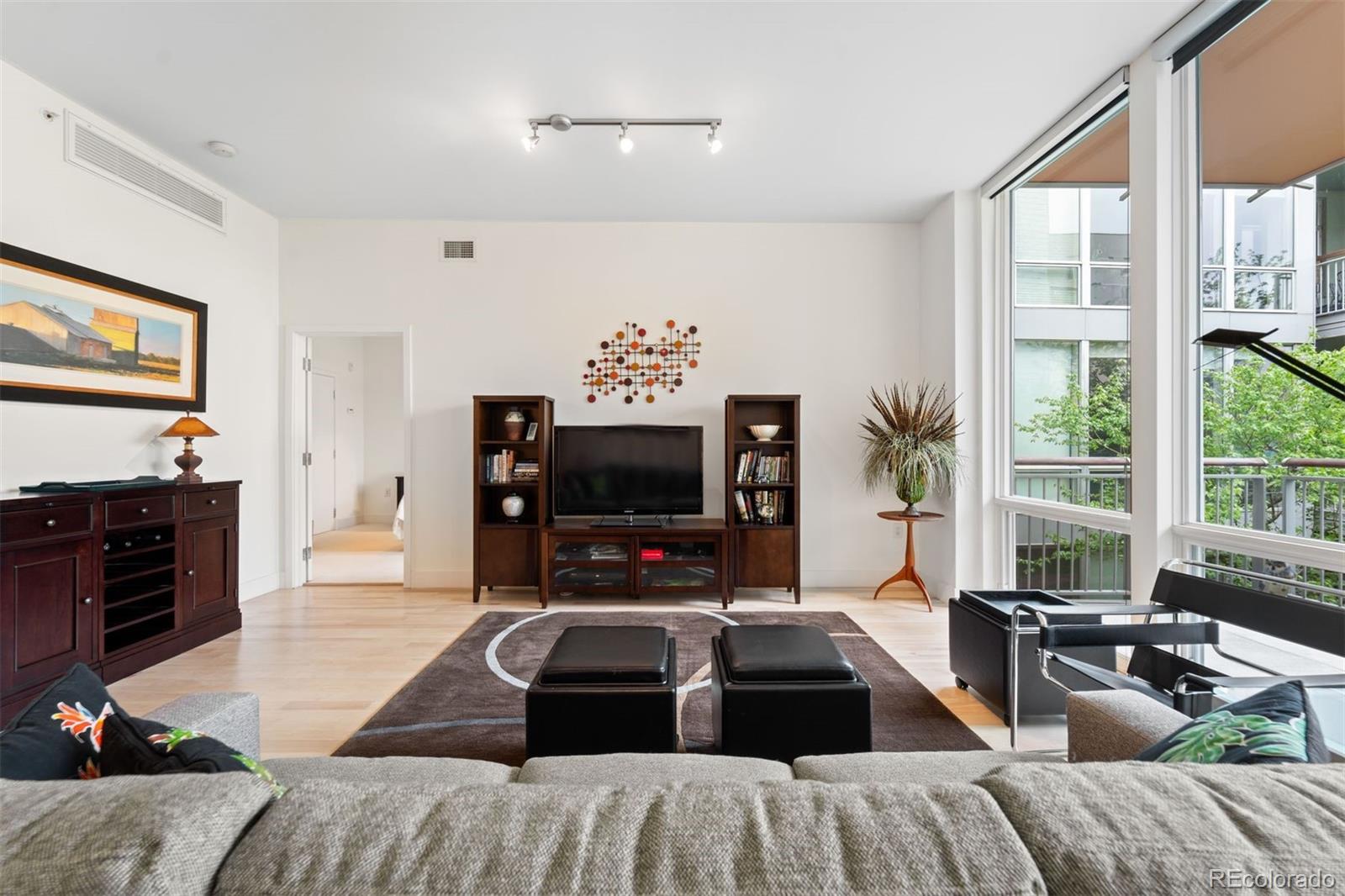 1401 Delgany Street Unit: 211