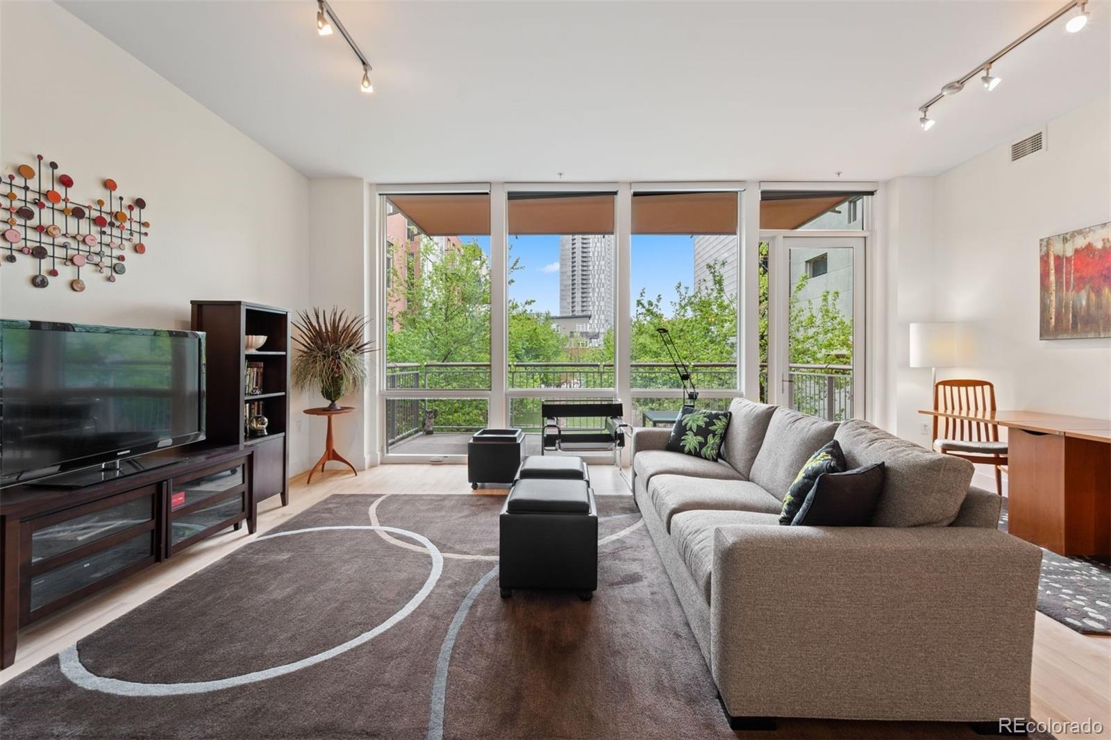 1401 Delgany Street Unit: 211