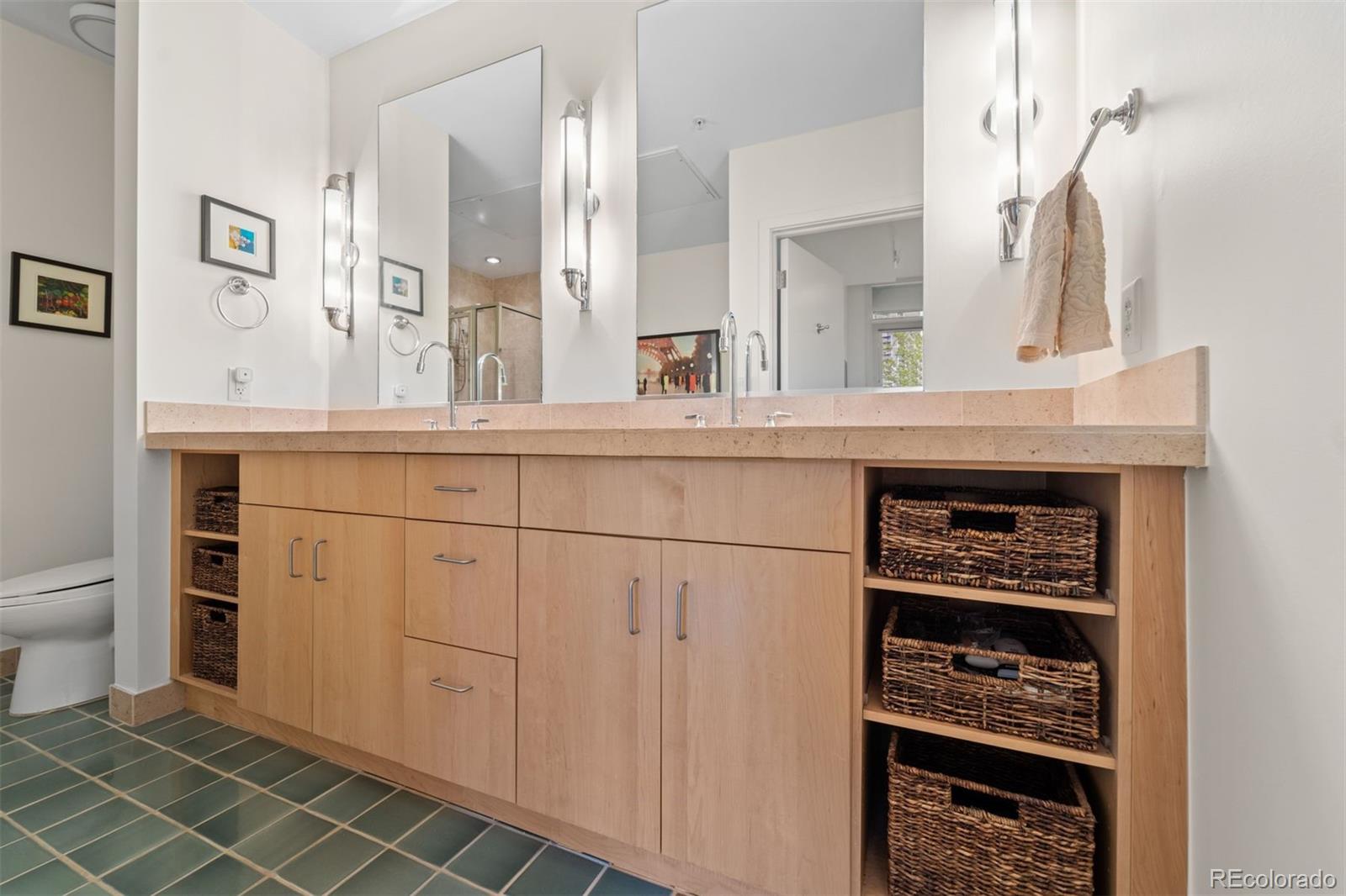 1401 Delgany Street Unit: 211
