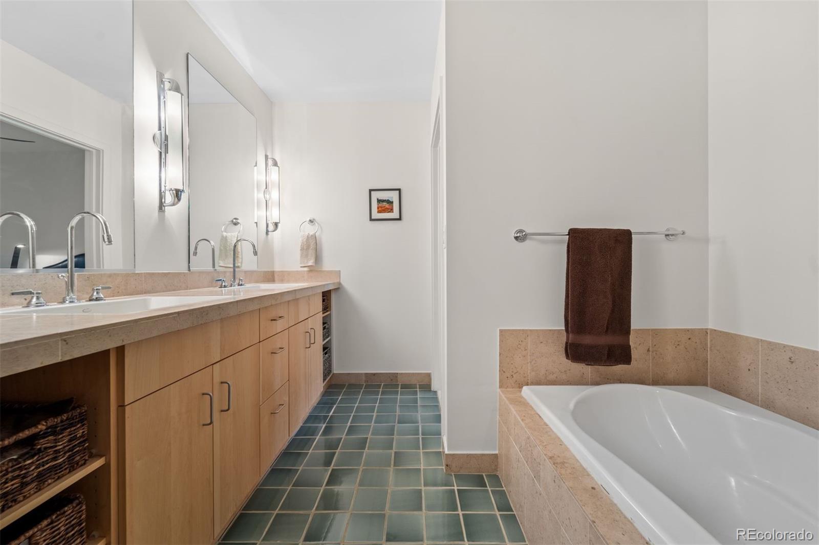 1401 Delgany Street Unit: 211