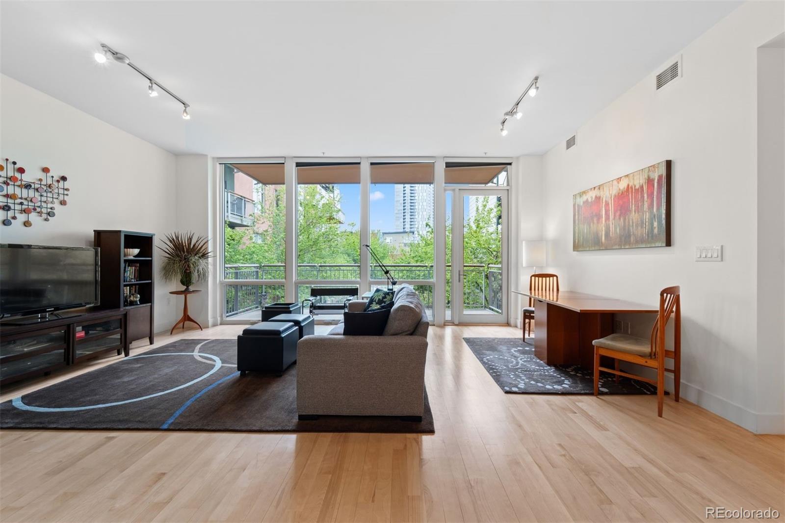1401 Delgany Street Unit: 211
