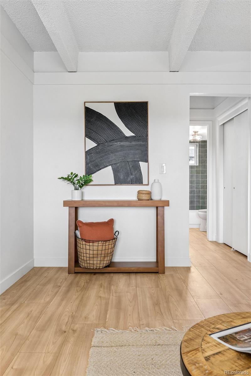 800 W Belleview Avenue Unit: 305
