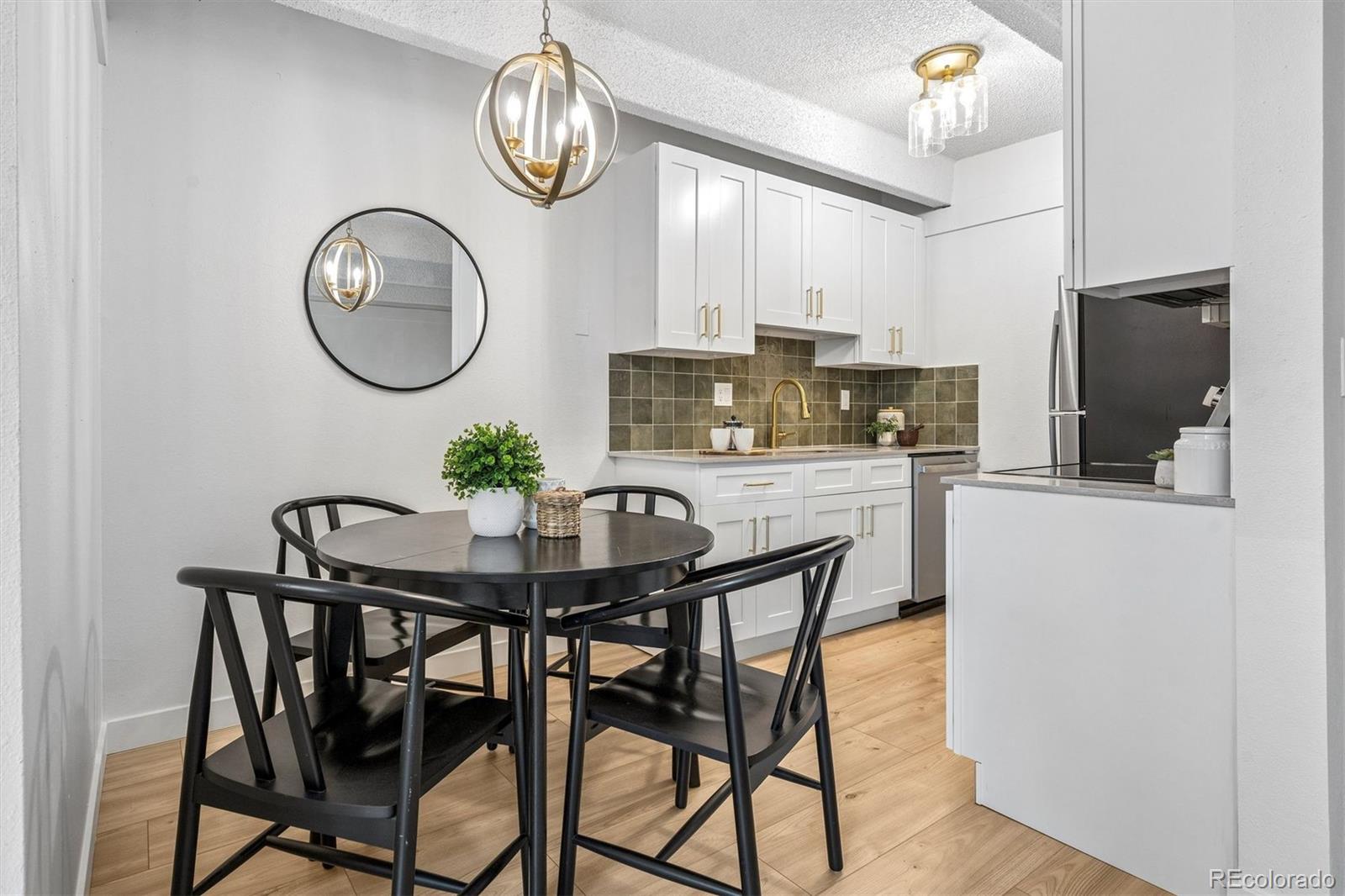 800 W Belleview Avenue Unit: 305