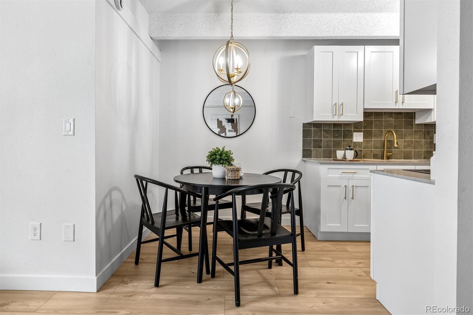 800 W Belleview Avenue Unit: 305