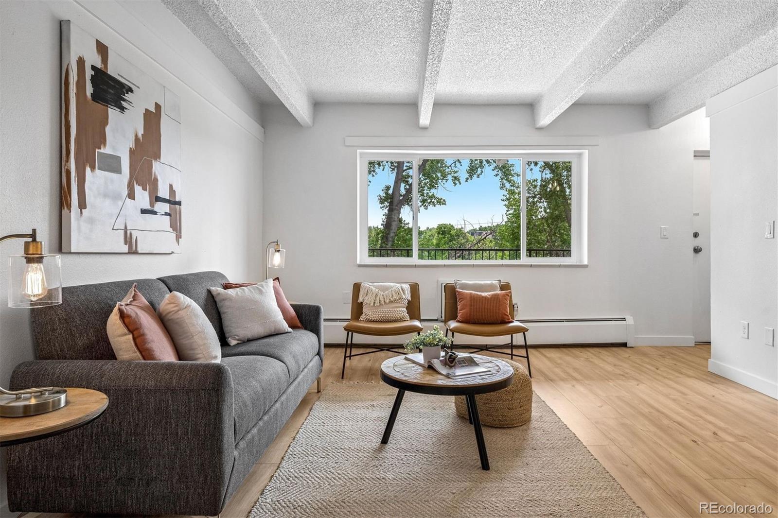 800 W Belleview Avenue Unit: 305