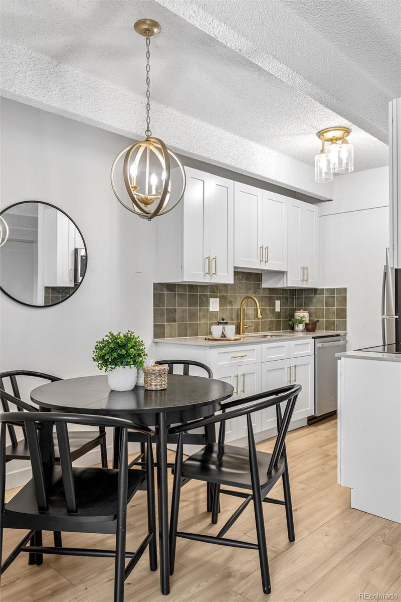800 W Belleview Avenue Unit: 305