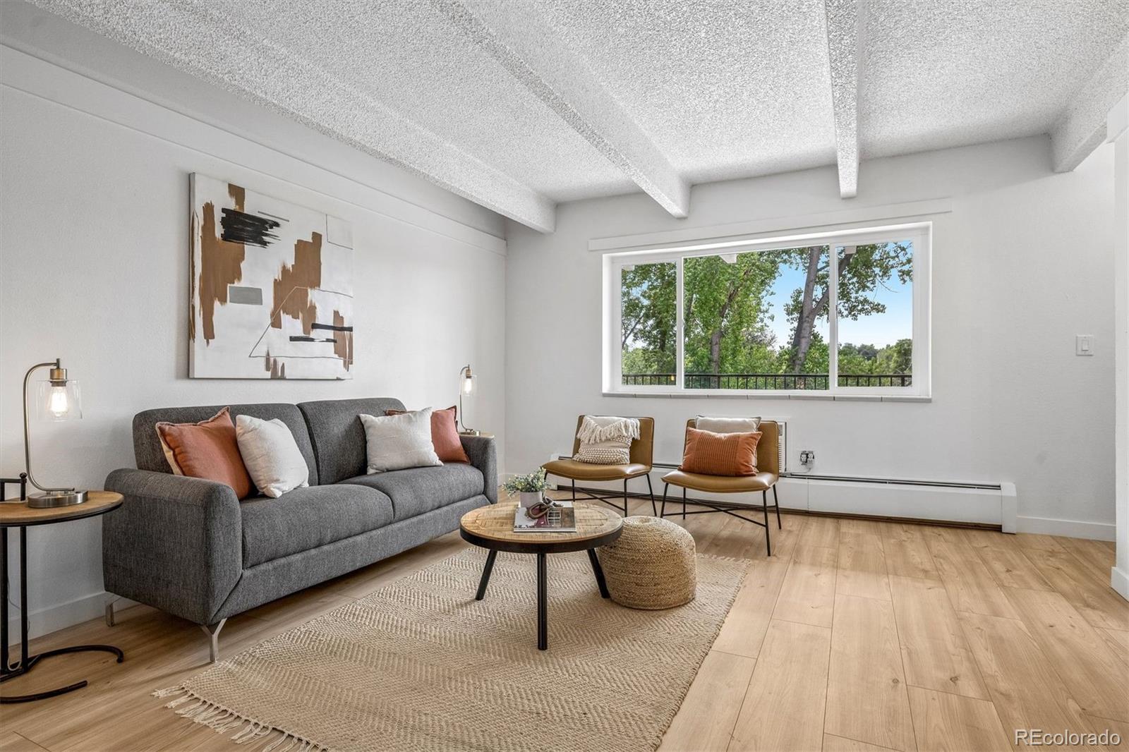 800 W Belleview Avenue Unit: 305