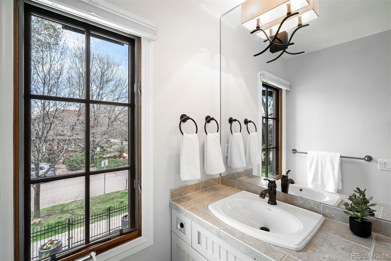 2400 S Columbine Street