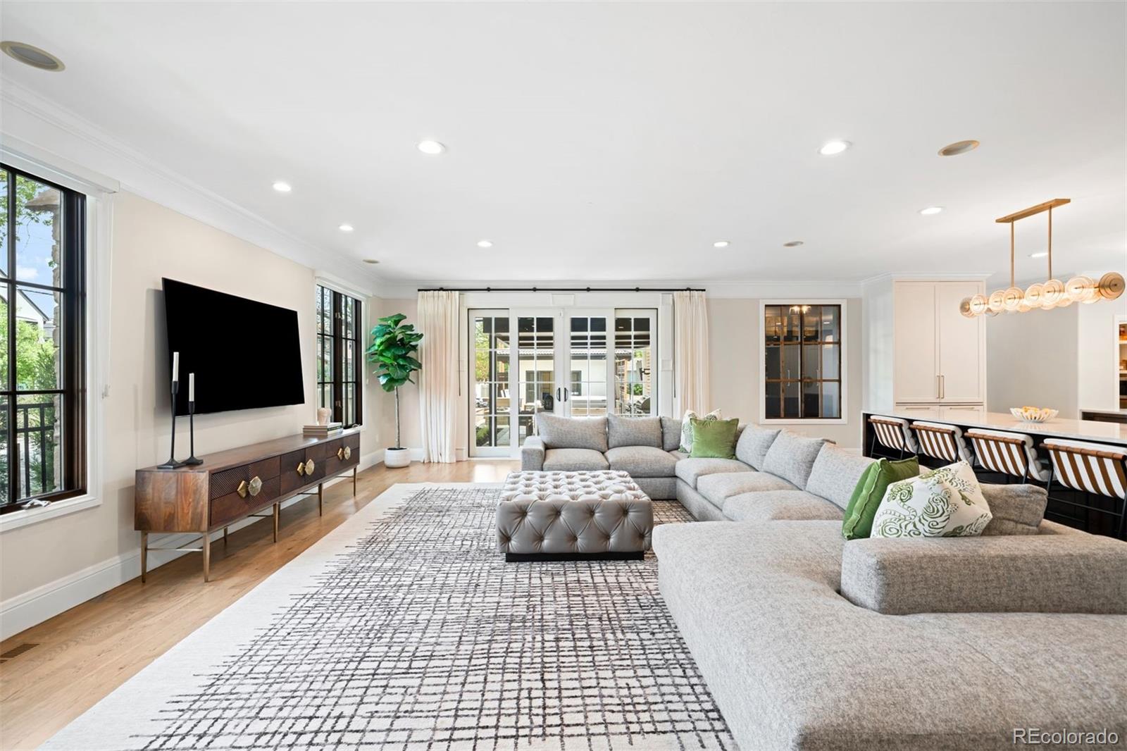 2400 S Columbine Street