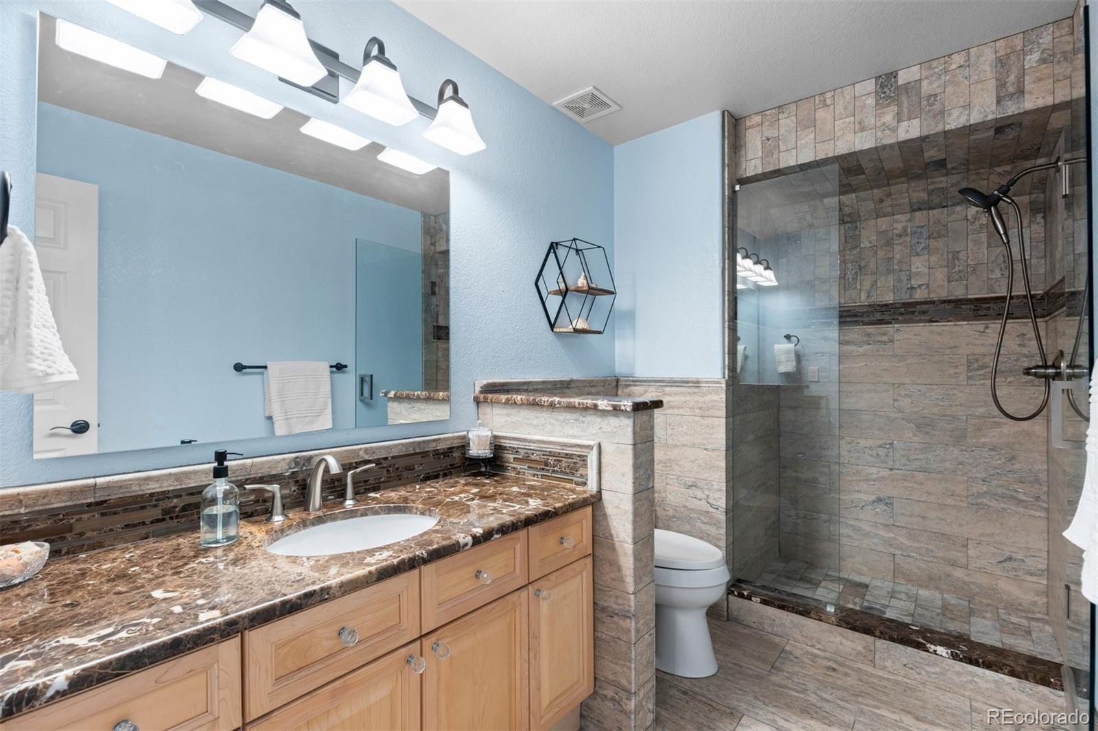 3815 Broadmoor Loop