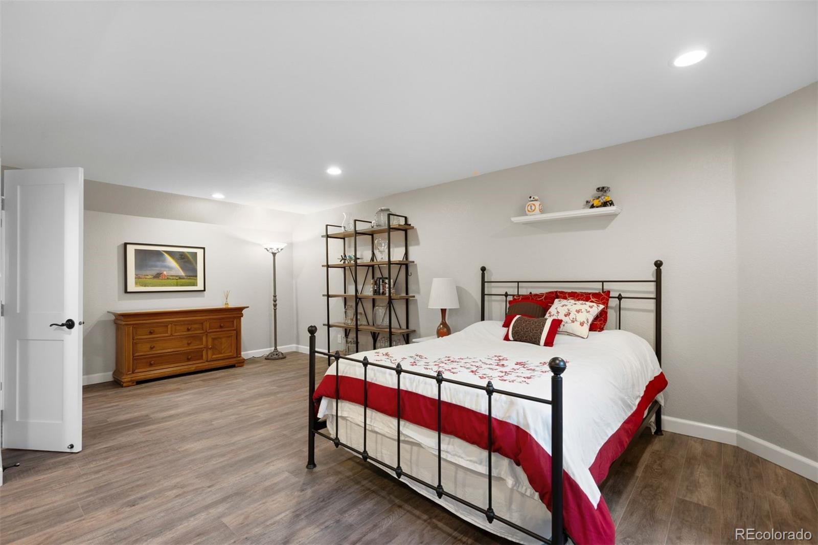 3815 Broadmoor Loop
