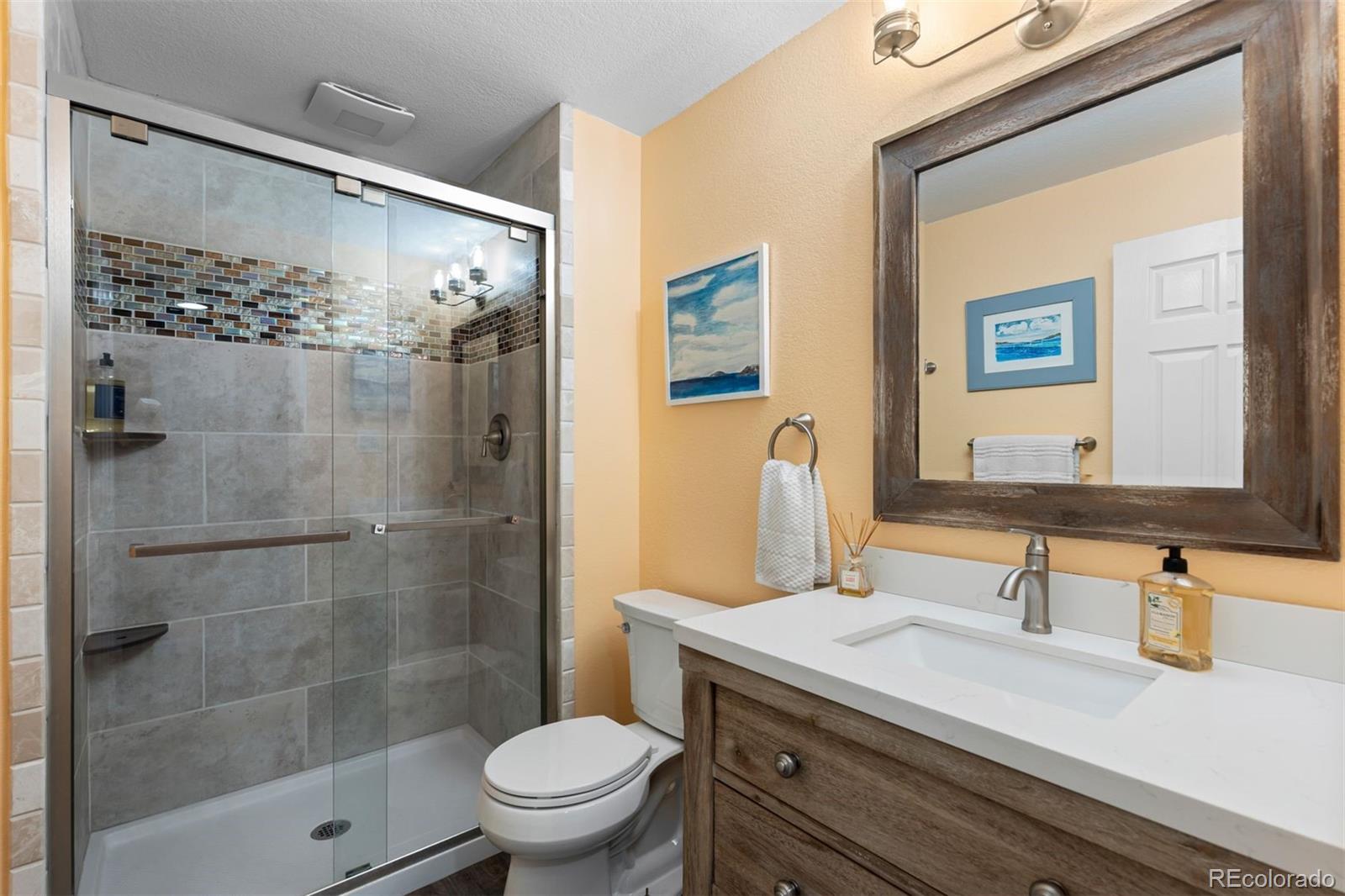 3815 Broadmoor Loop