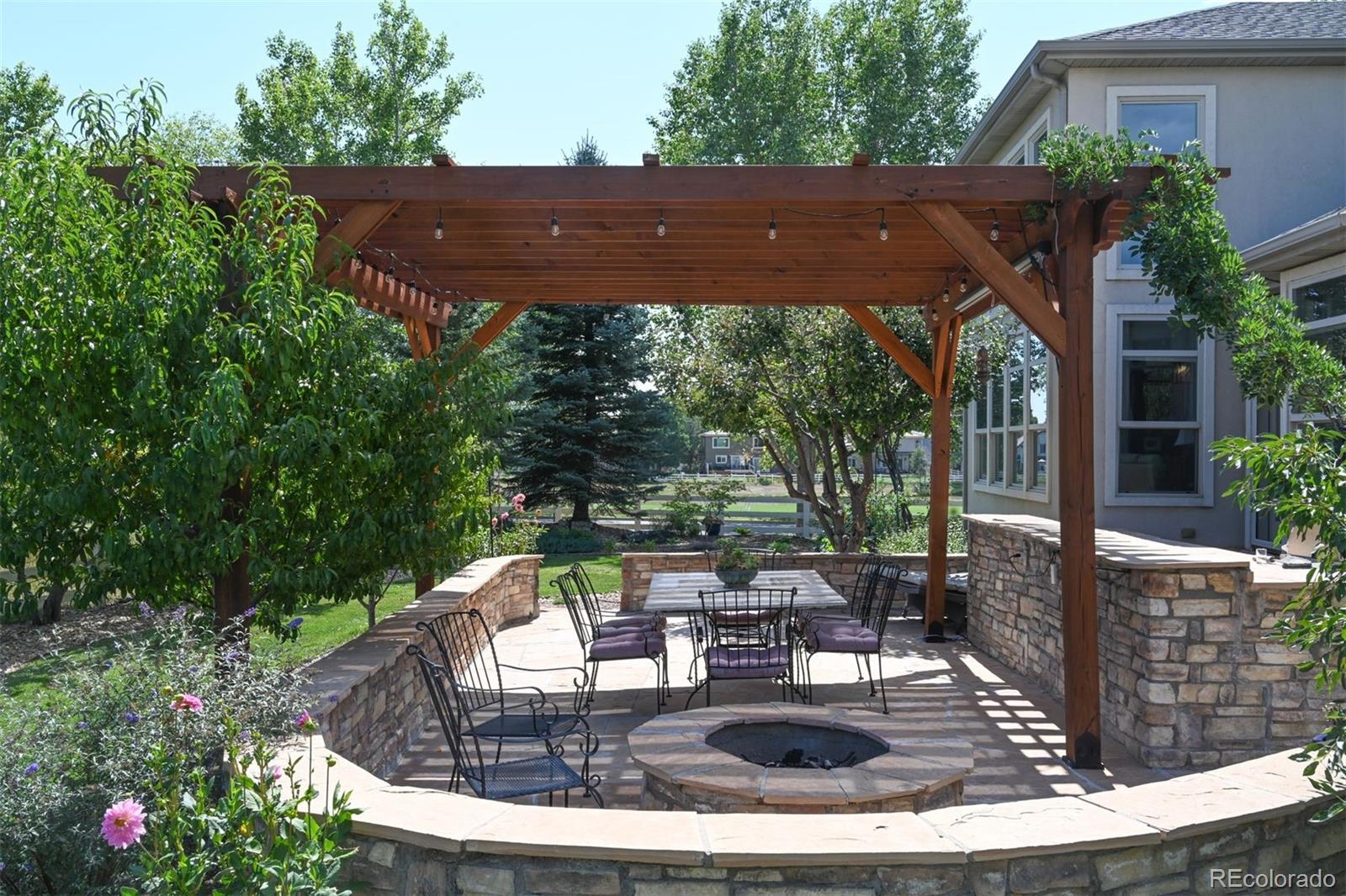 3815 Broadmoor Loop