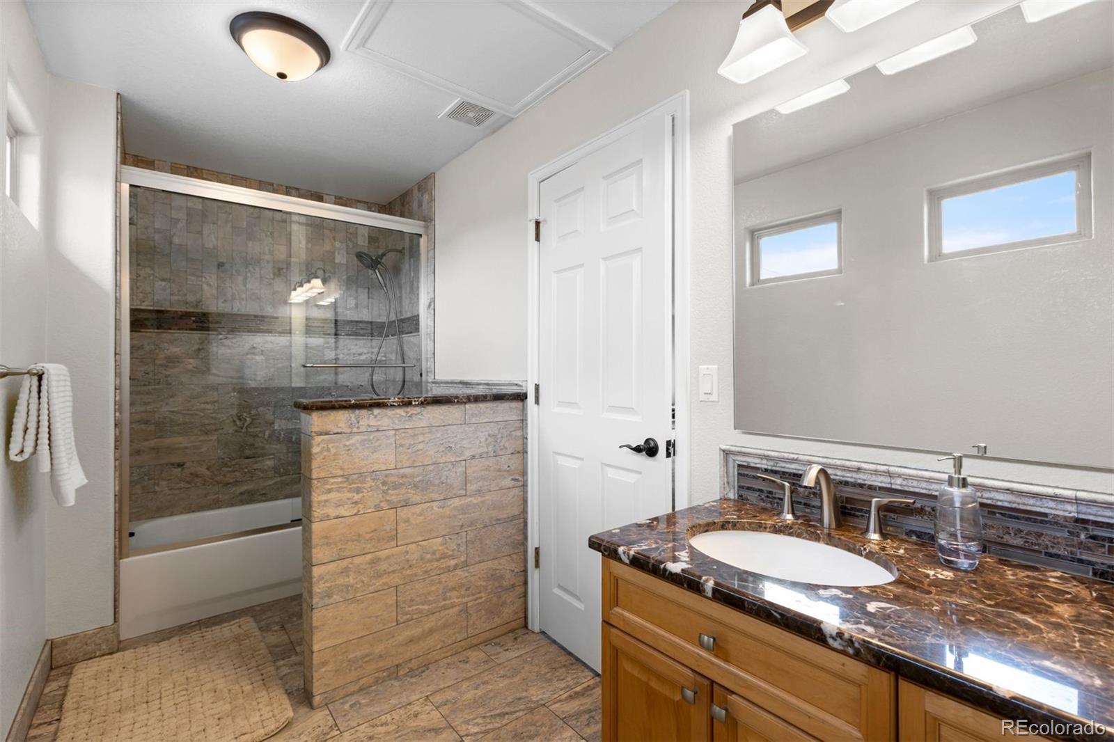 3815 Broadmoor Loop