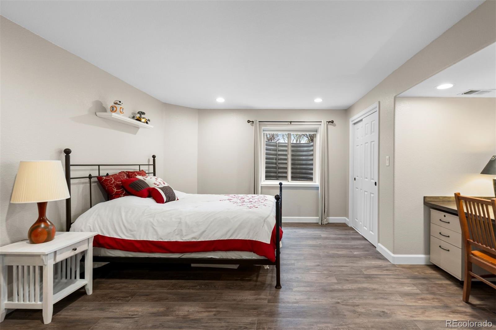 3815 Broadmoor Loop