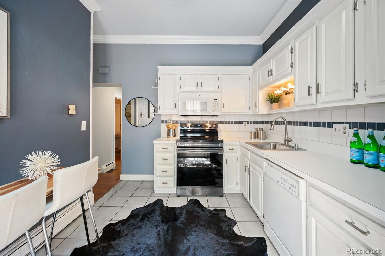 1130 N Lafayette Street Unit: 2
