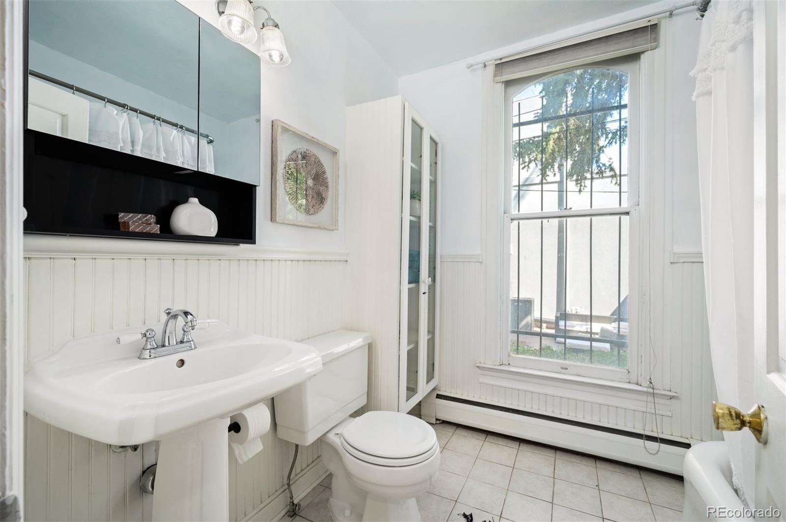 1130 N Lafayette Street Unit: 2