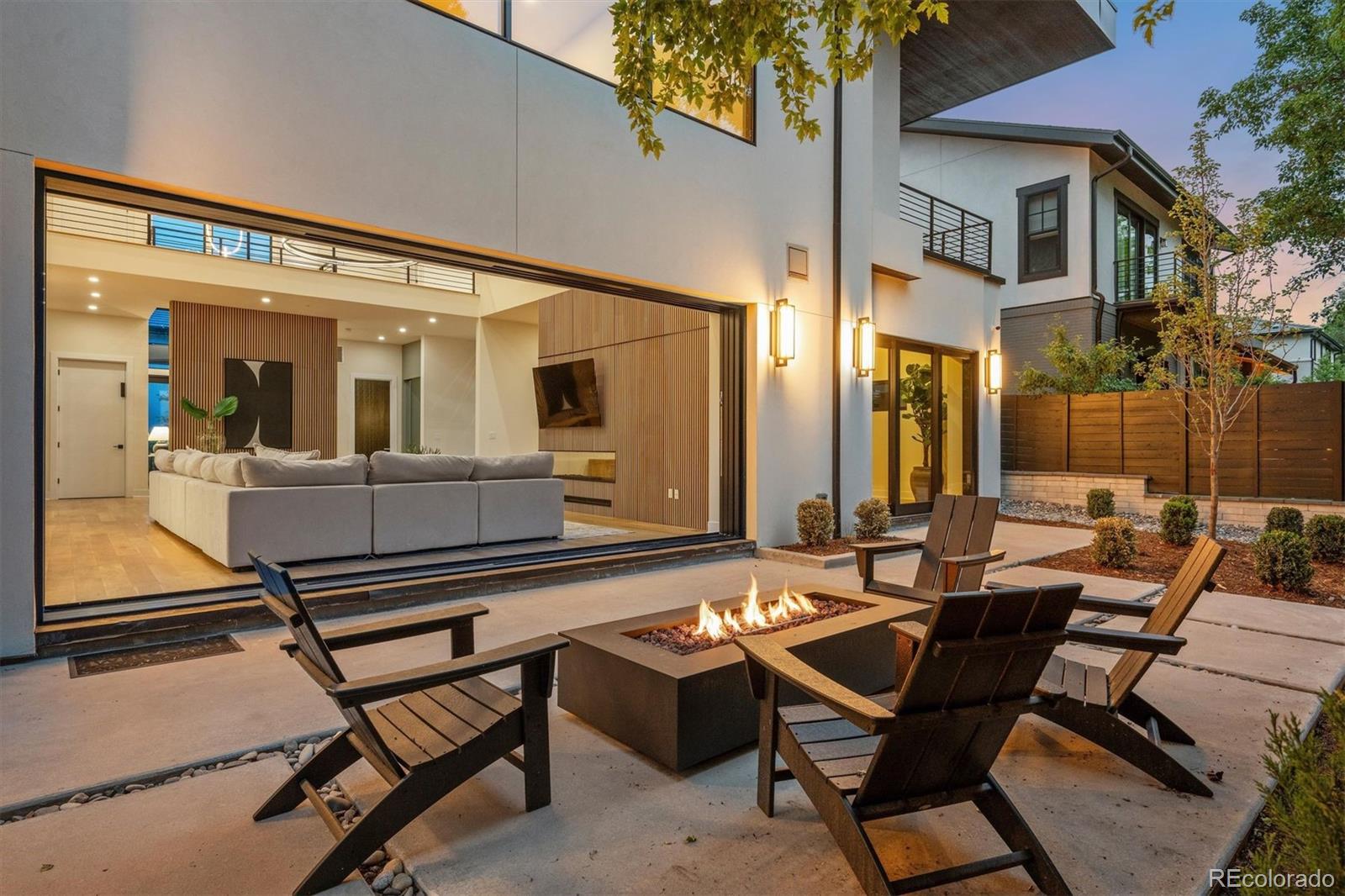 2821 E Cedar Avenue Unit: 12