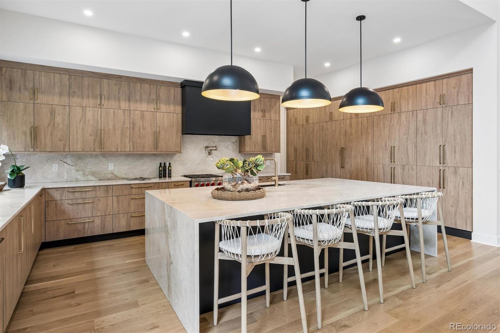 2821 E Cedar Avenue Unit: 12