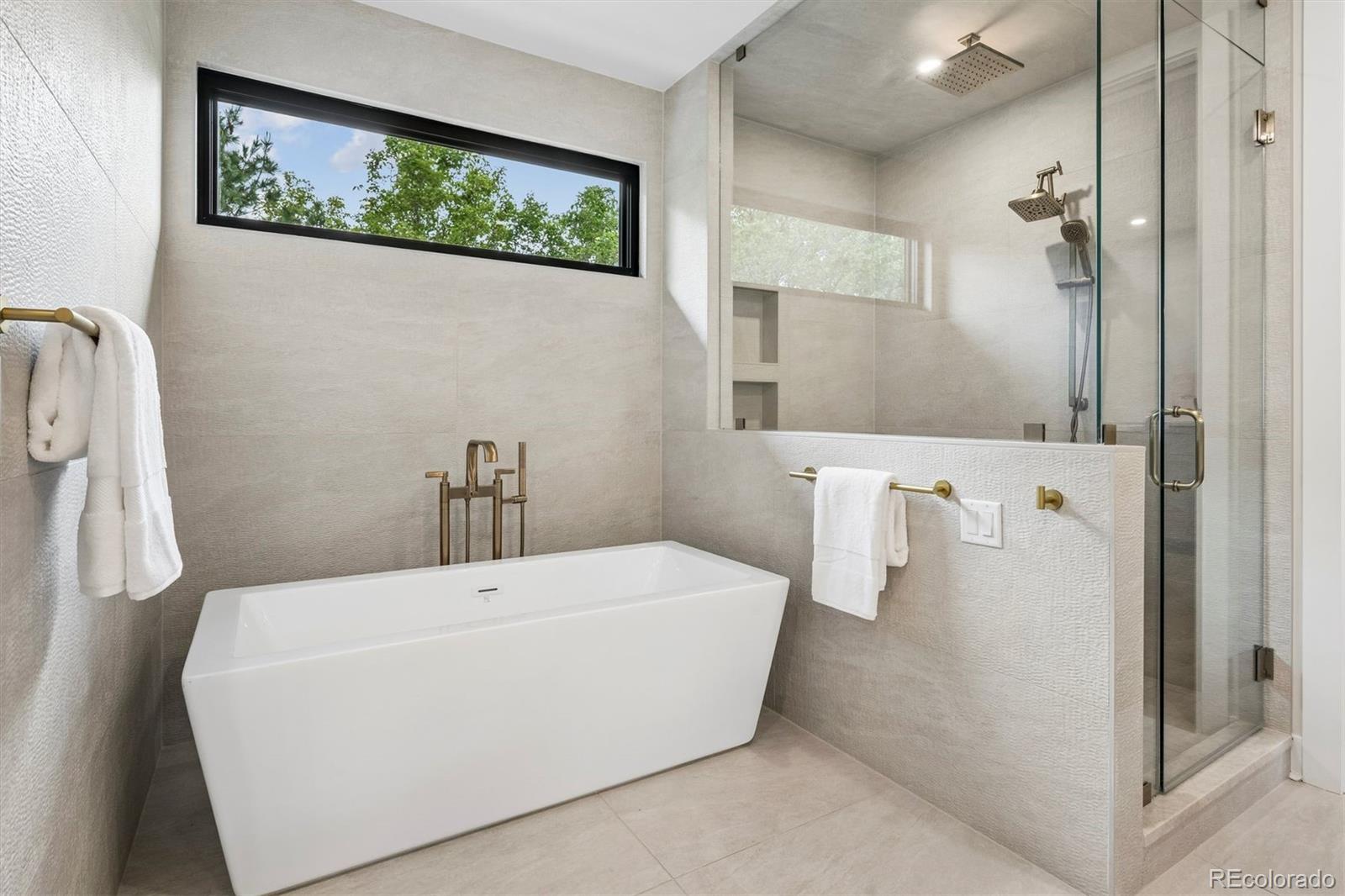 2821 E Cedar Avenue Unit: 12