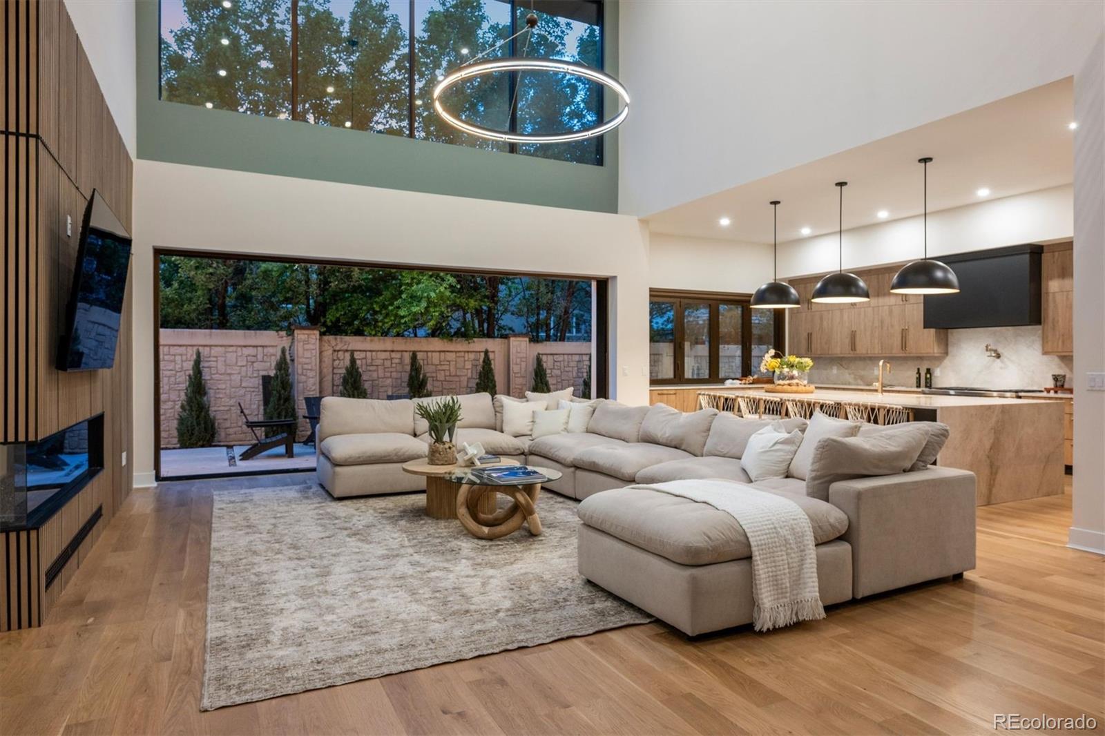 2821 E Cedar Avenue Unit: 12