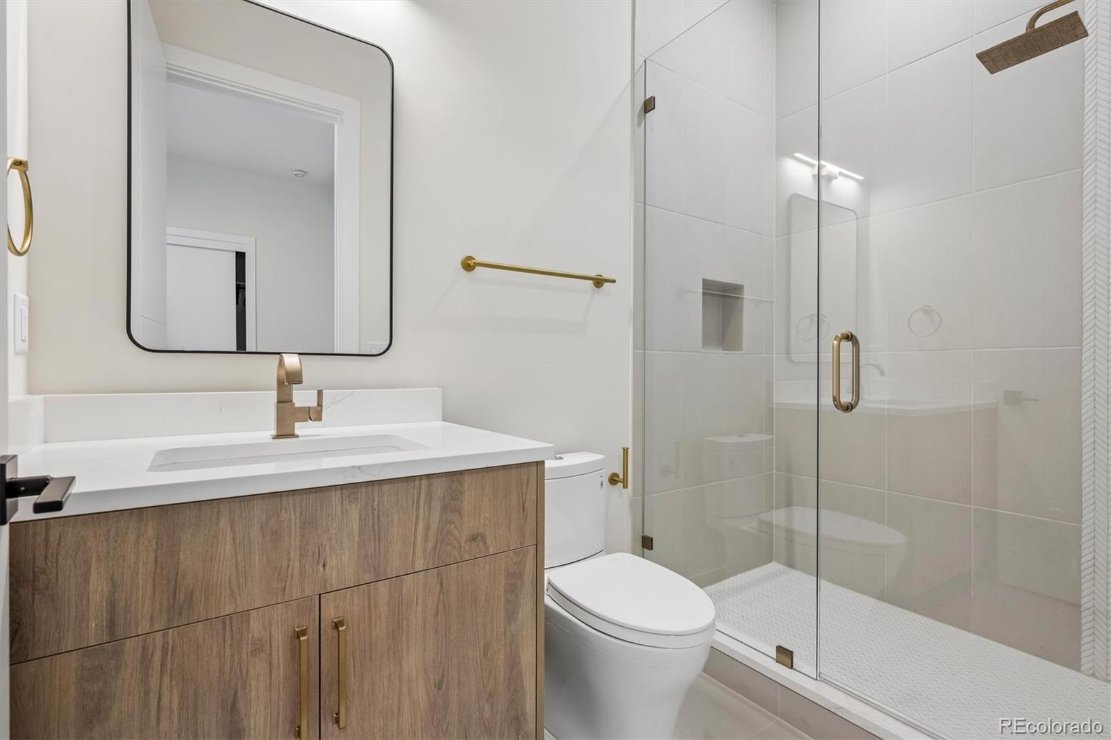 2821 E Cedar Avenue Unit: 12