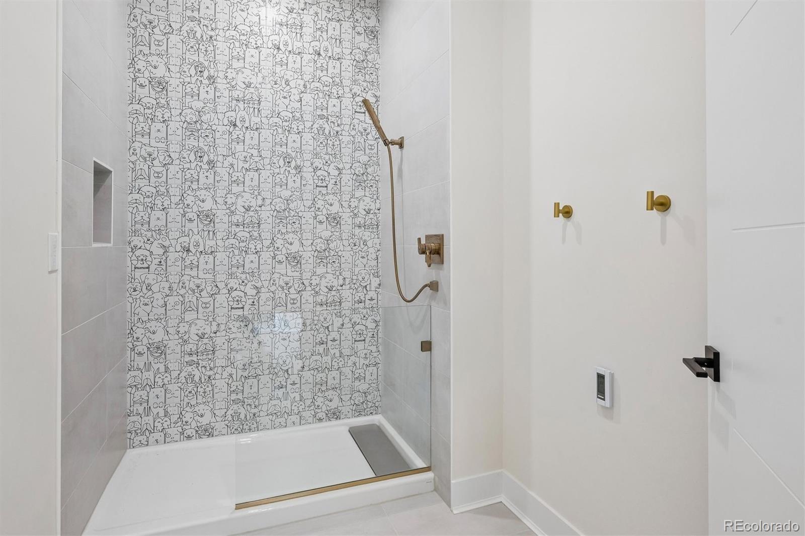 2821 E Cedar Avenue Unit: 12