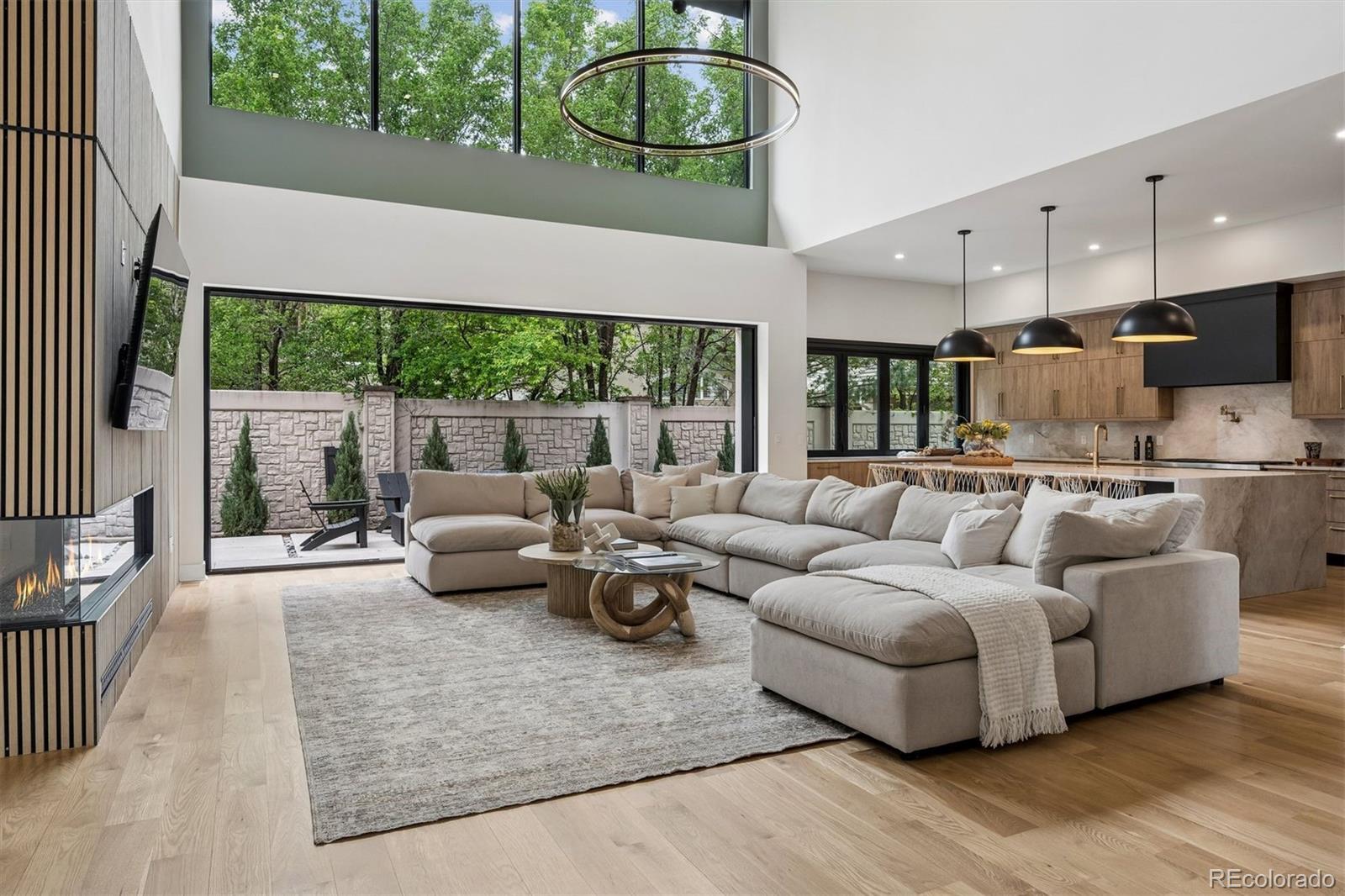 2821 E Cedar Avenue Unit: 12