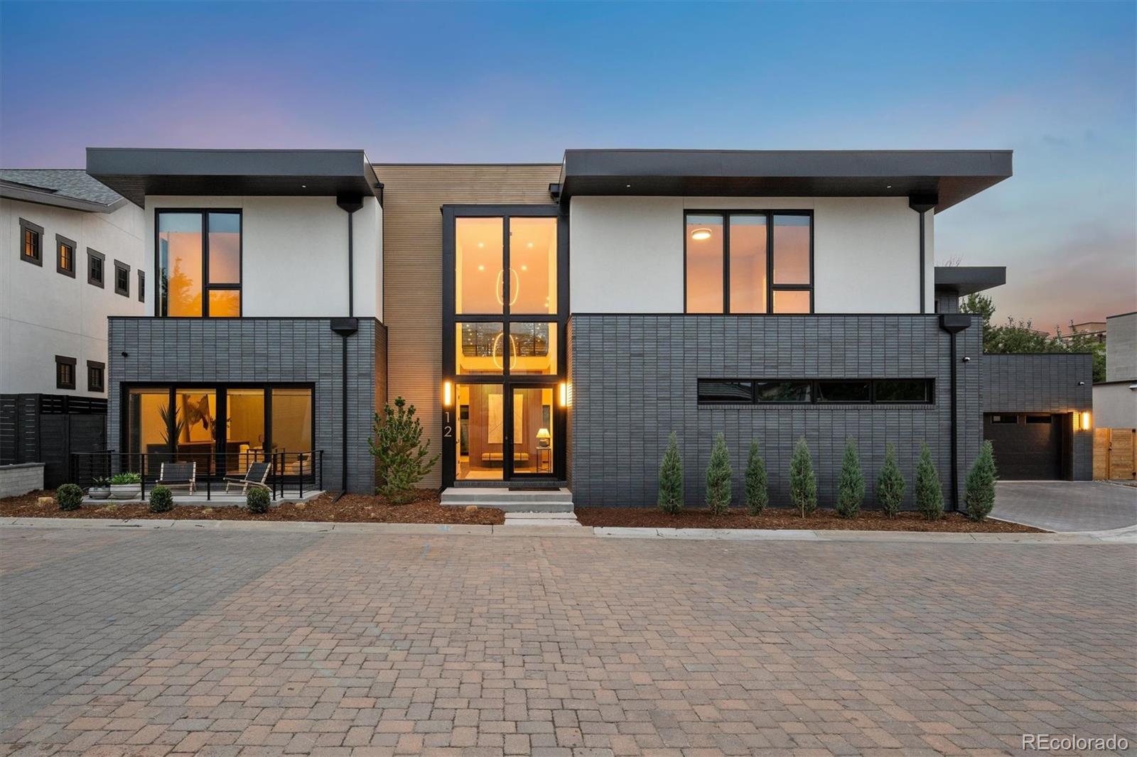 2821 E Cedar Avenue Unit: 12