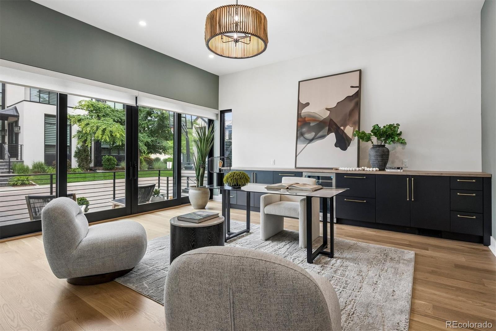 2821 E Cedar Avenue Unit: 12