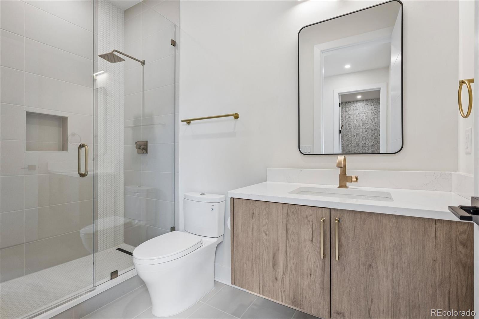 2821 E Cedar Avenue Unit: 12