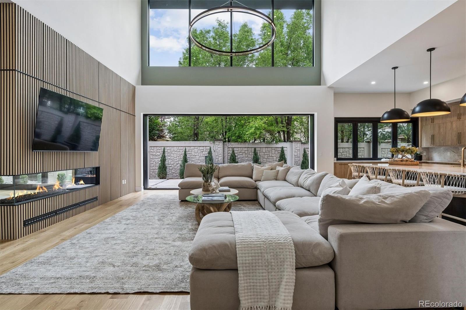 2821 E Cedar Avenue Unit: 12