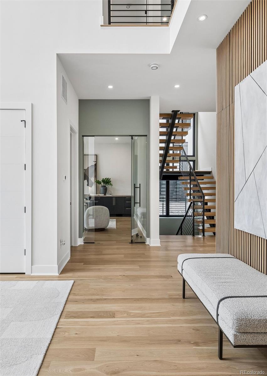 2821 E Cedar Avenue Unit: 12