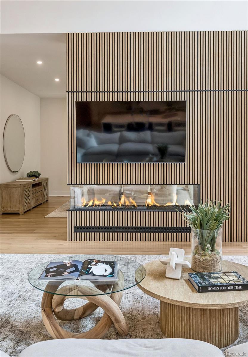 2821 E Cedar Avenue Unit: 12