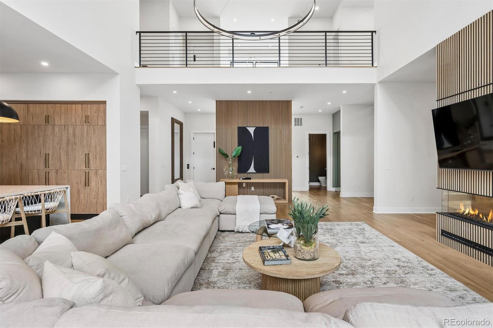 2821 E Cedar Avenue Unit: 12