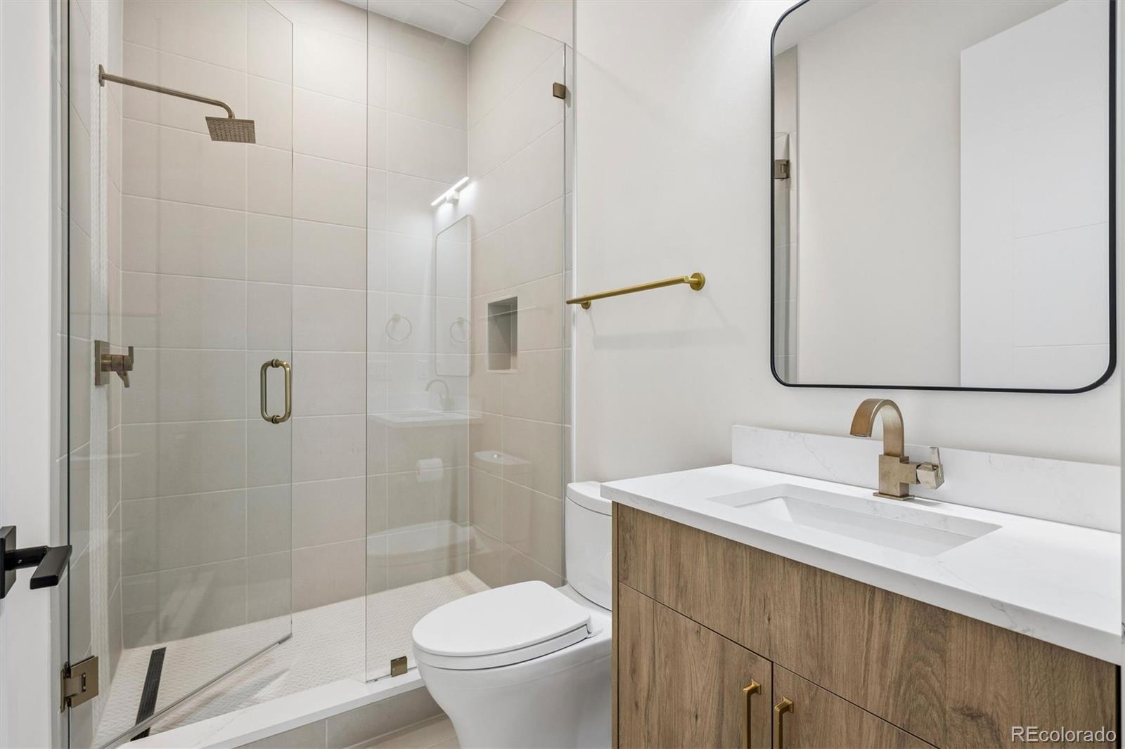 2821 E Cedar Avenue Unit: 12