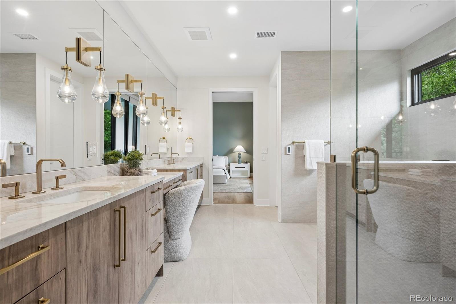 2821 E Cedar Avenue Unit: 12