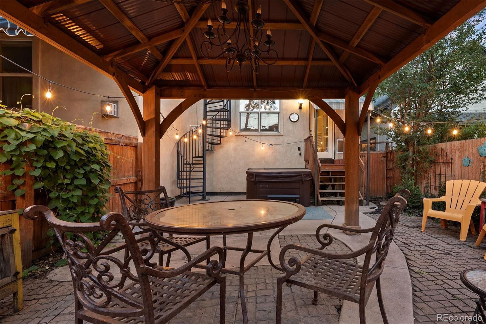 2527 Tremont Place