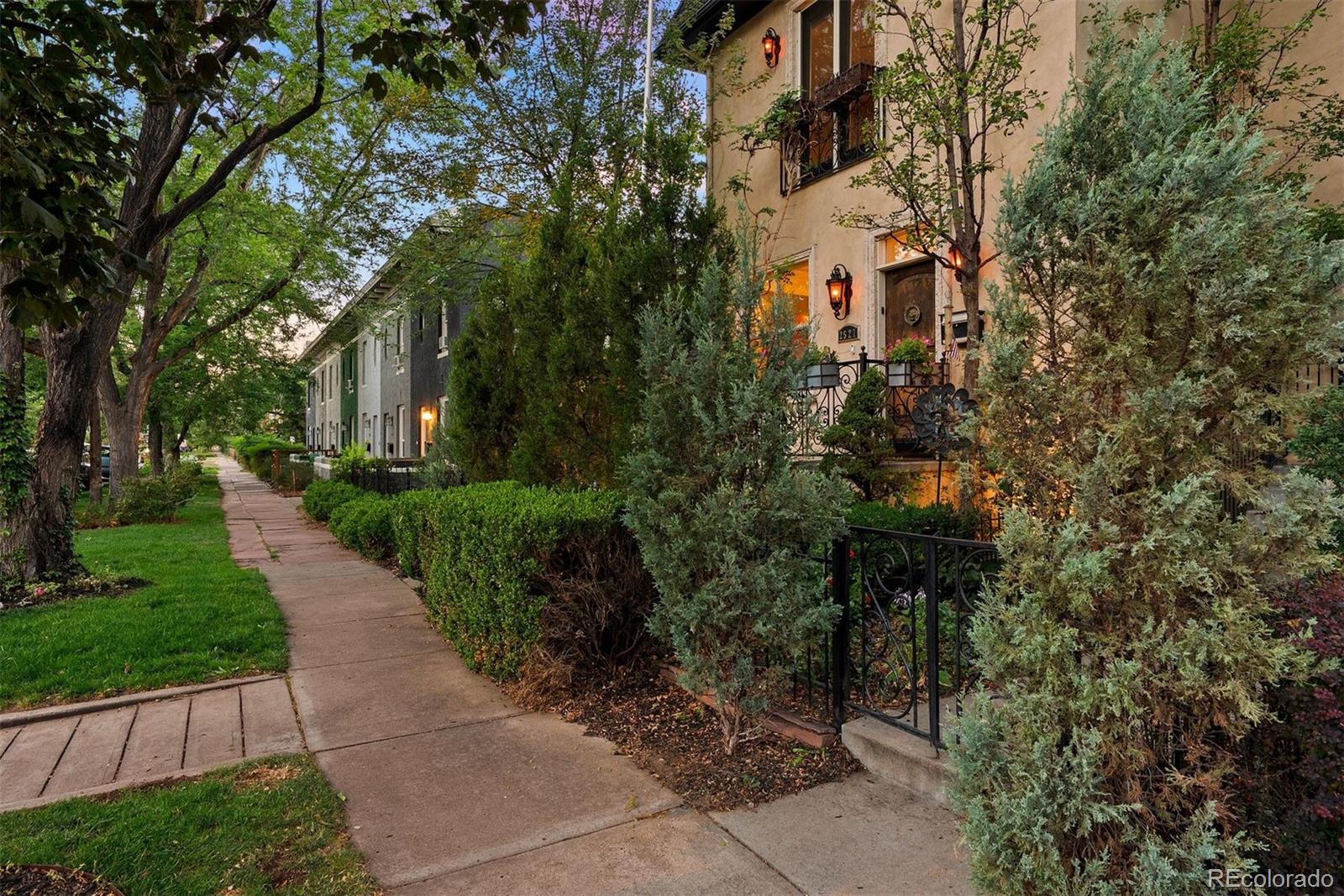 2527 Tremont Place
