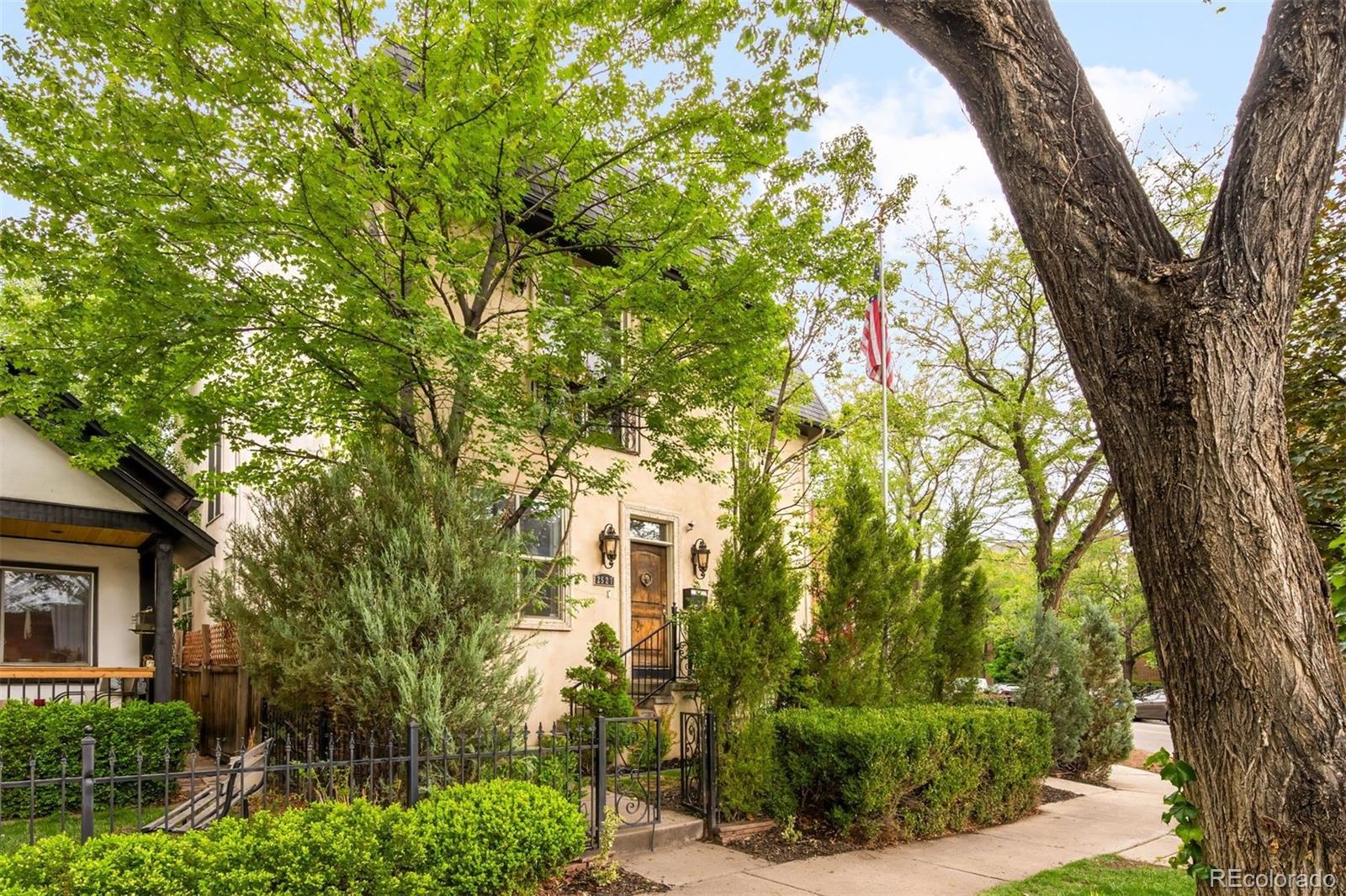2527 Tremont Place