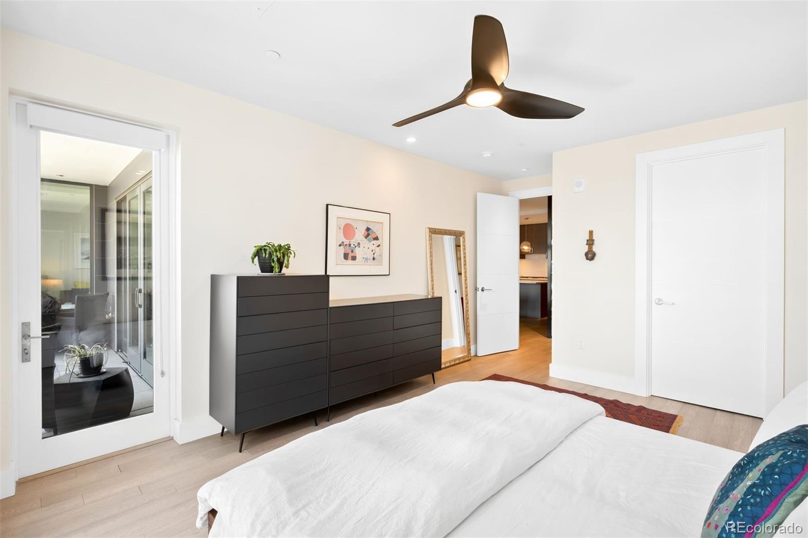 155 Steele Street Unit: 1017