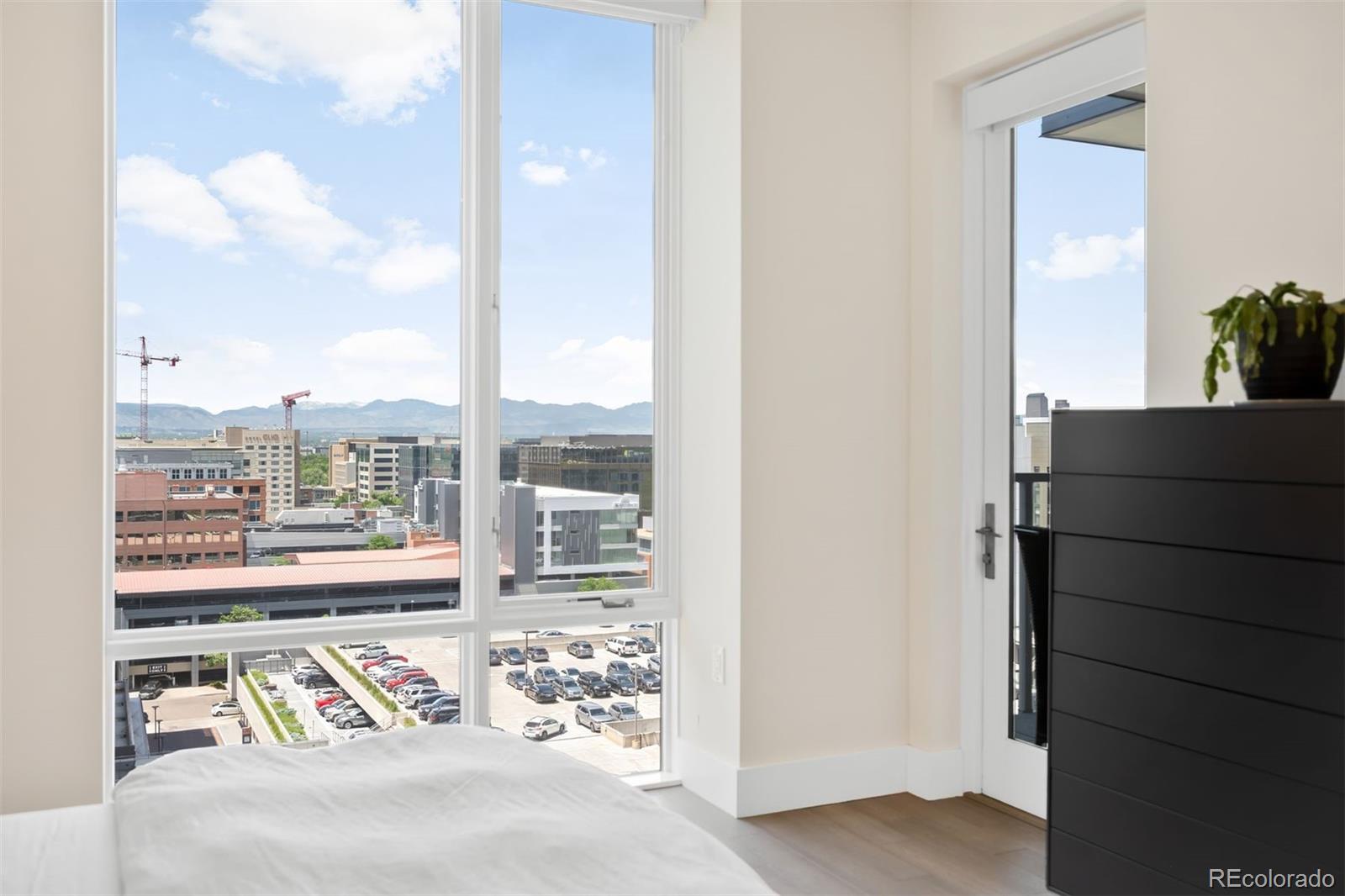 155 Steele Street Unit: 1017