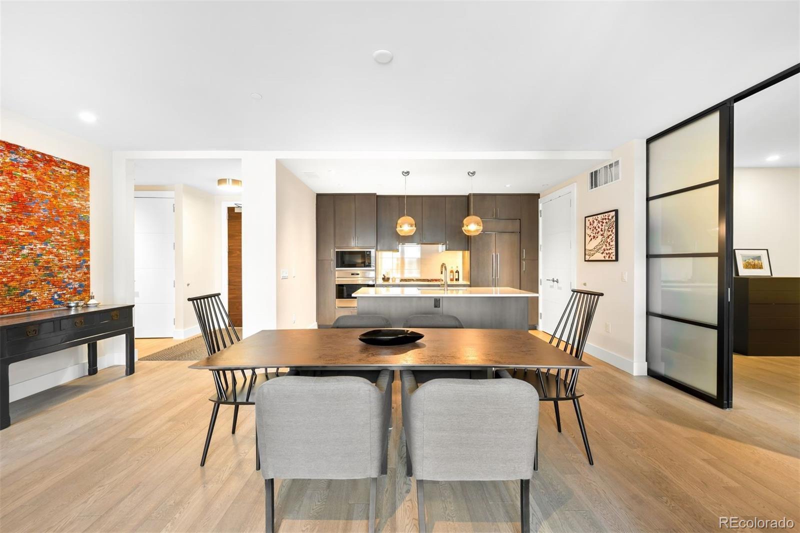 155 Steele Street Unit: 1017