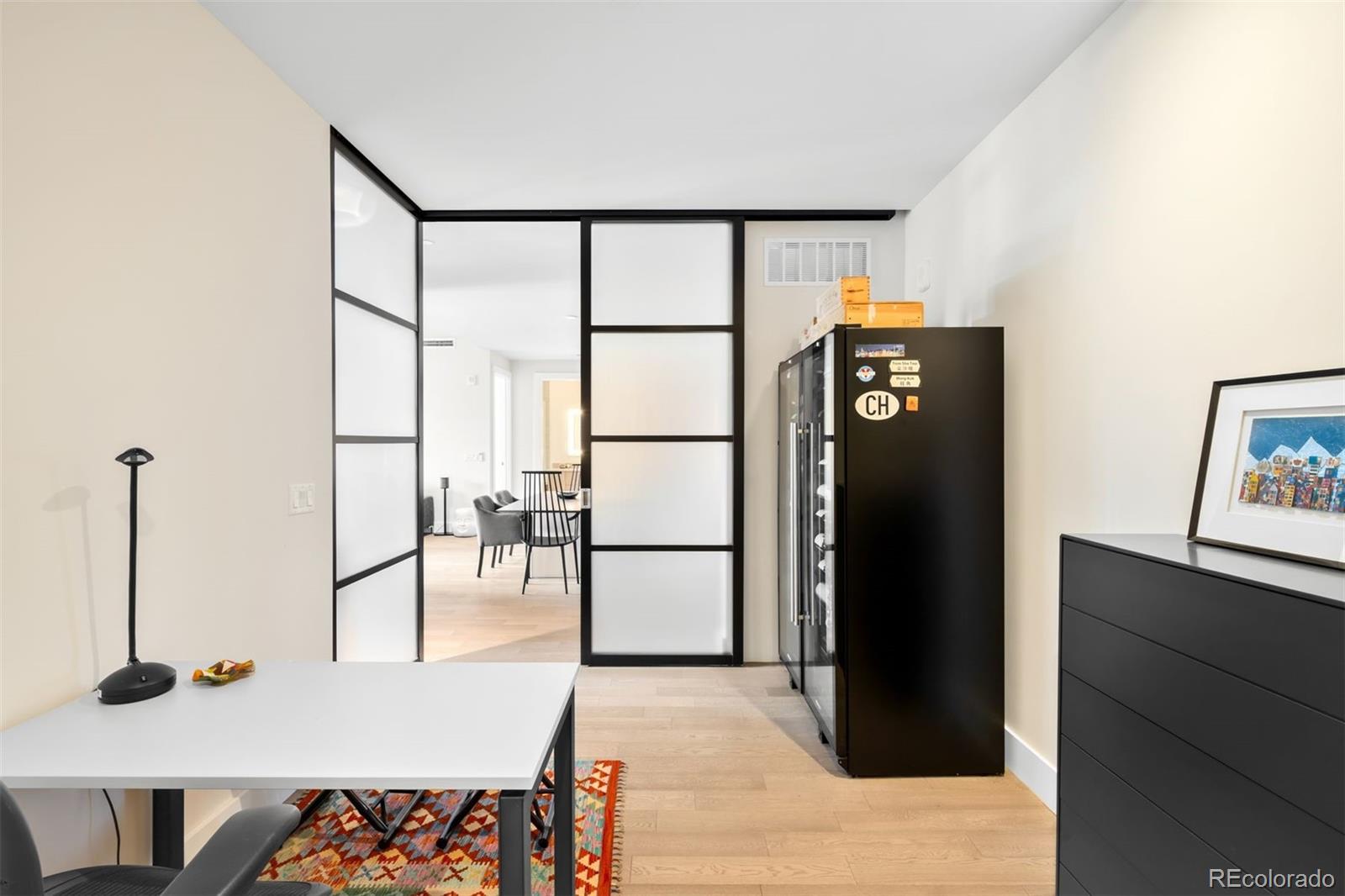155 Steele Street Unit: 1017