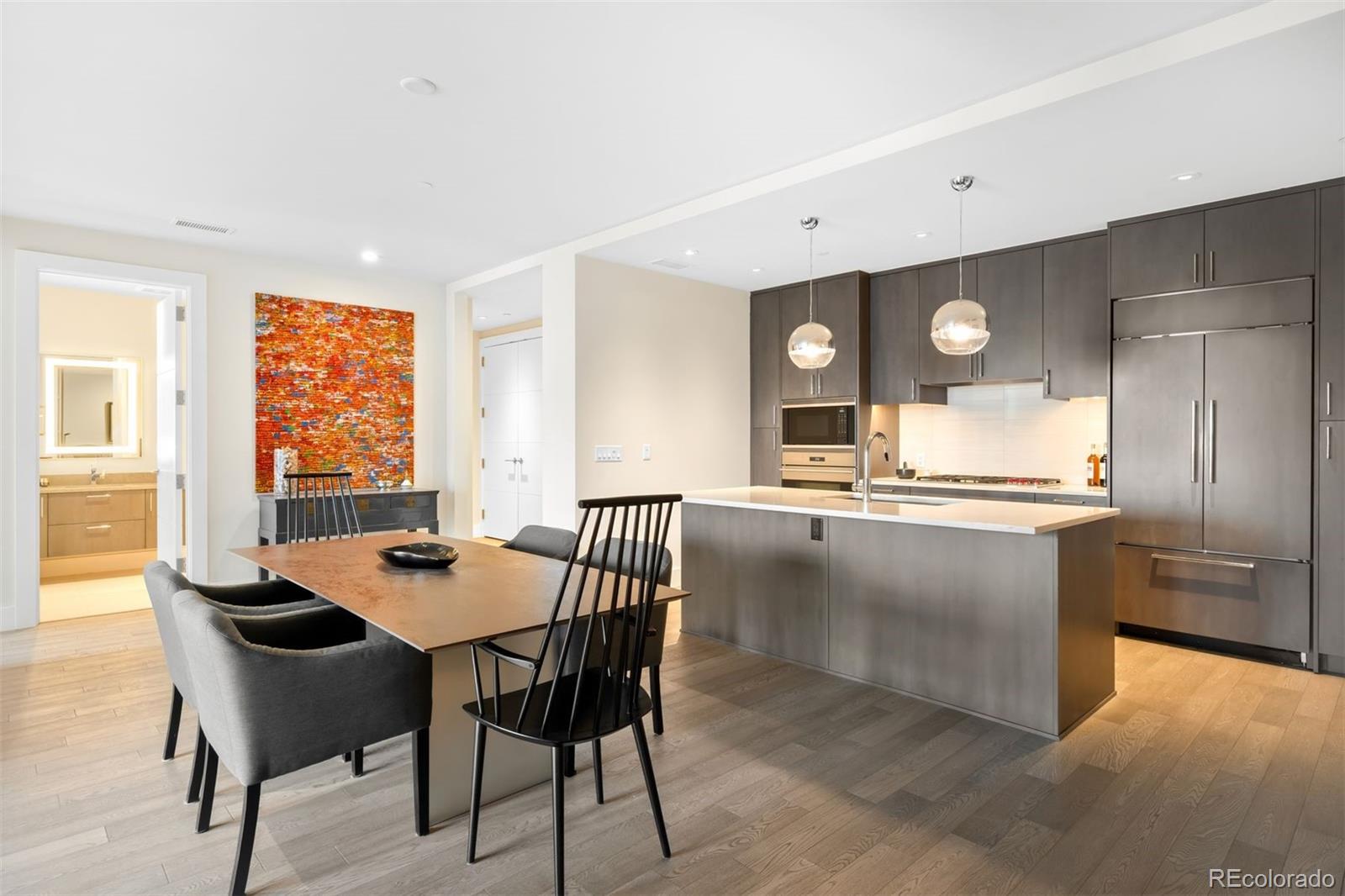 155 Steele Street Unit: 1017