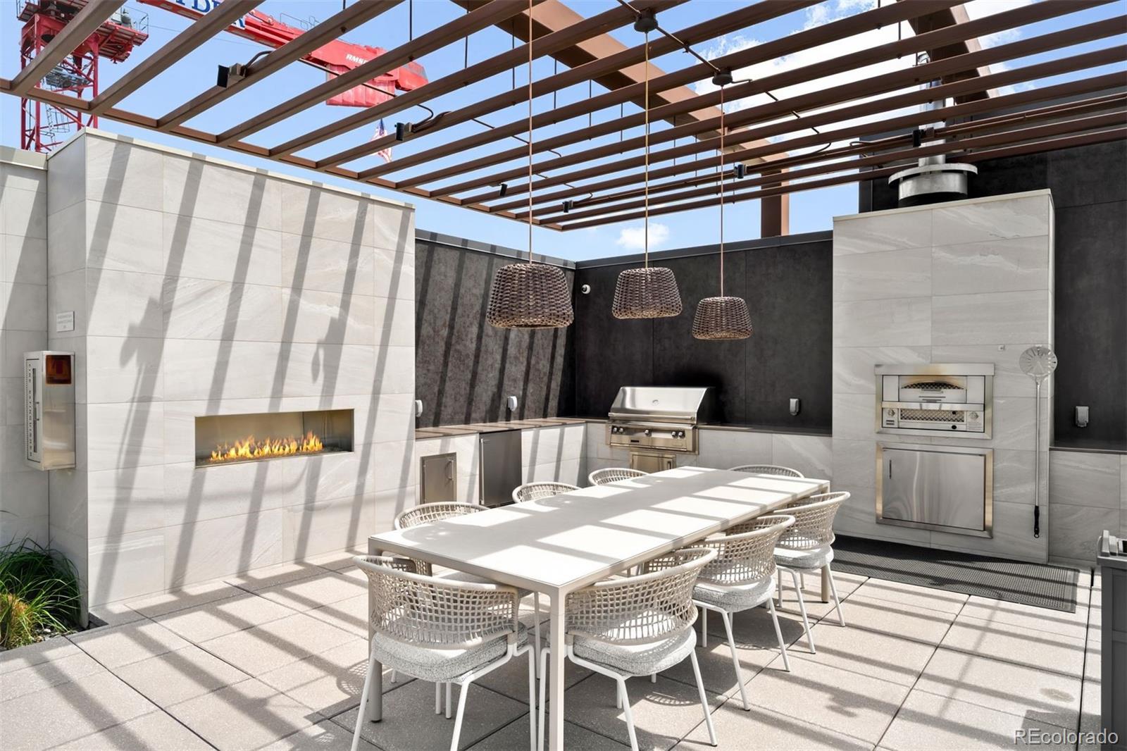 155 Steele Street Unit: 1017