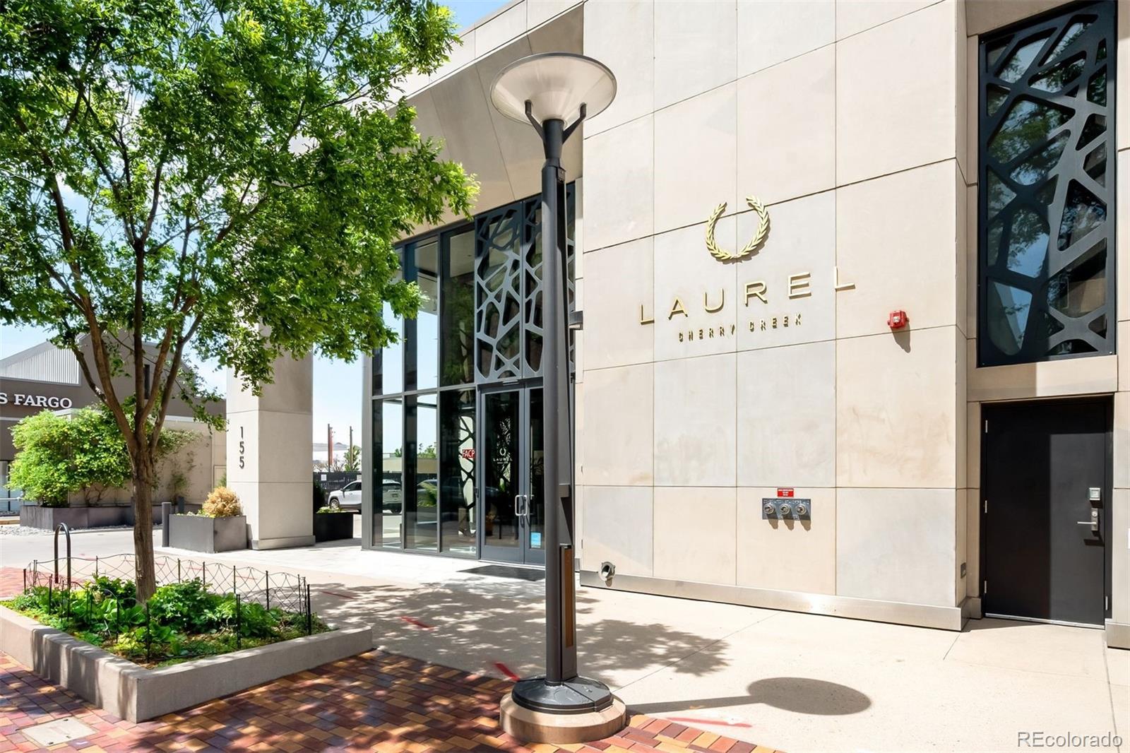 155 Steele Street Unit: 1017