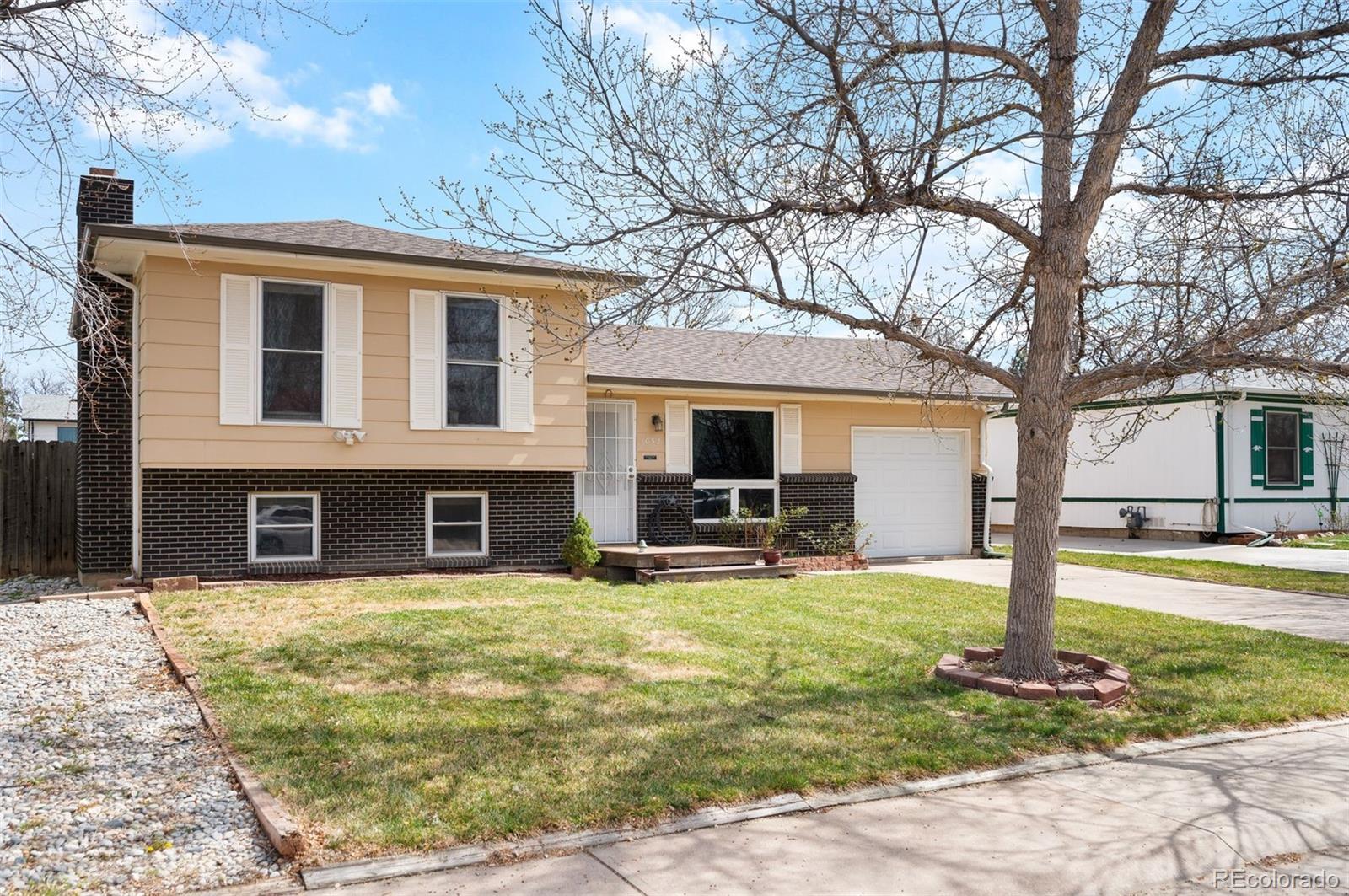 1052 Lewiston Street