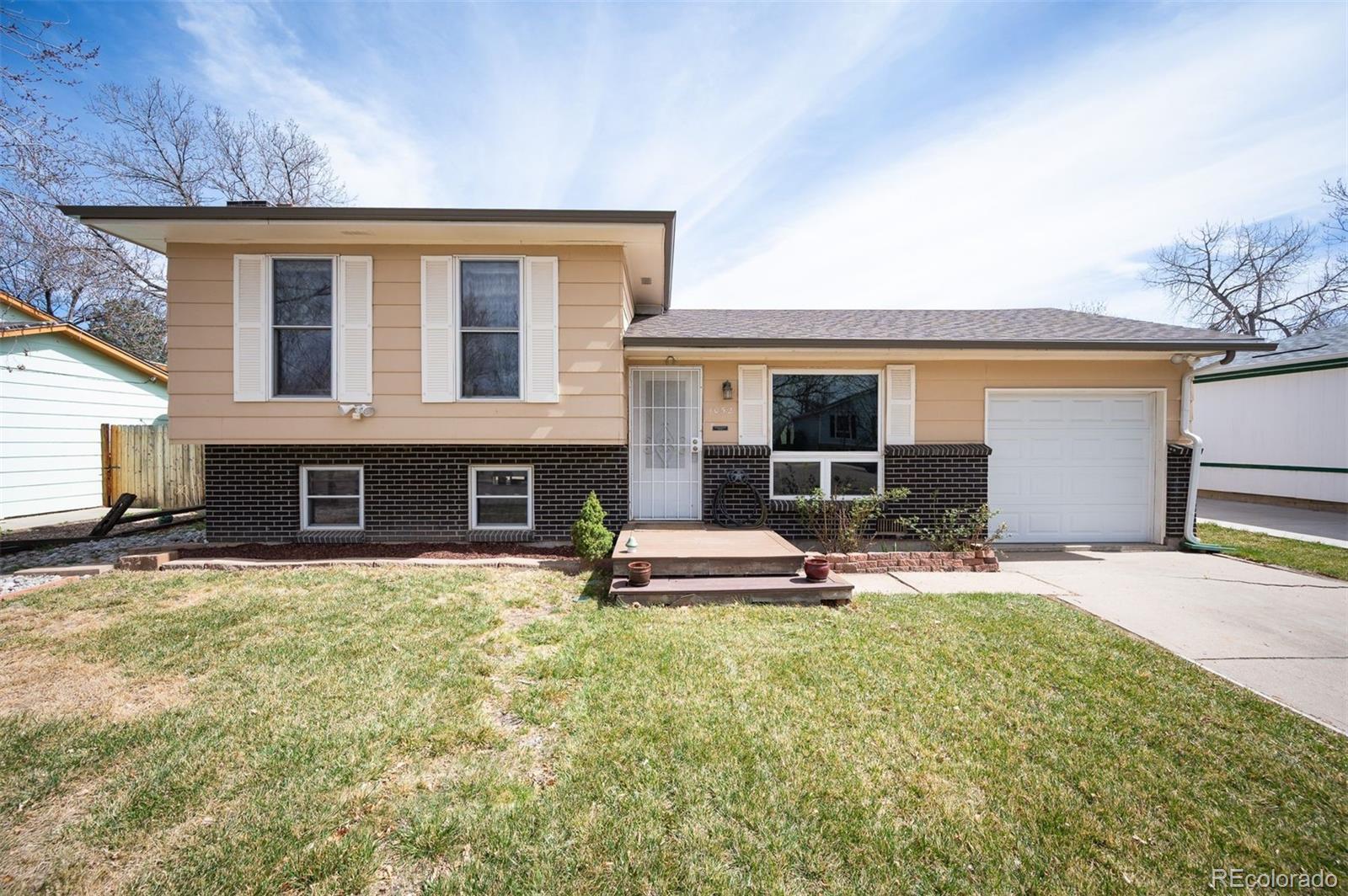 1052 Lewiston Street